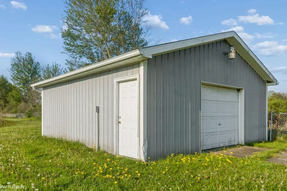 13201 Speaker Road Brockway Township, MI 48097