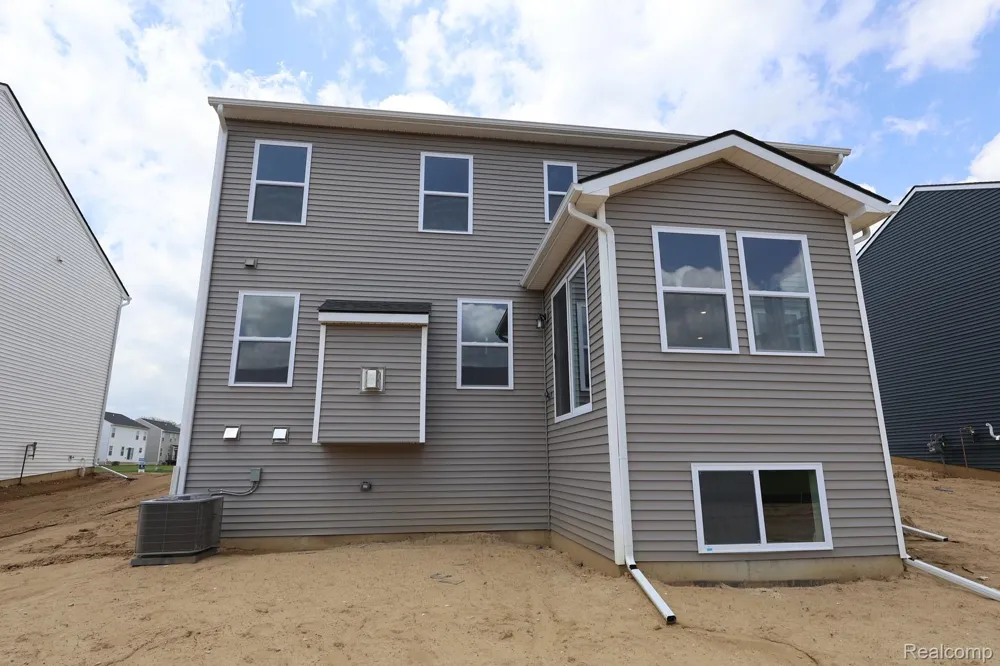 713 Whisperwood Way Chelsea City, MI 48118