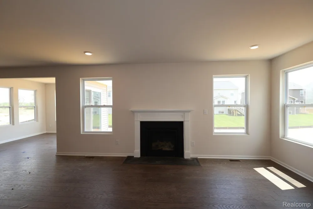 713 Whisperwood Way Chelsea City, MI 48118