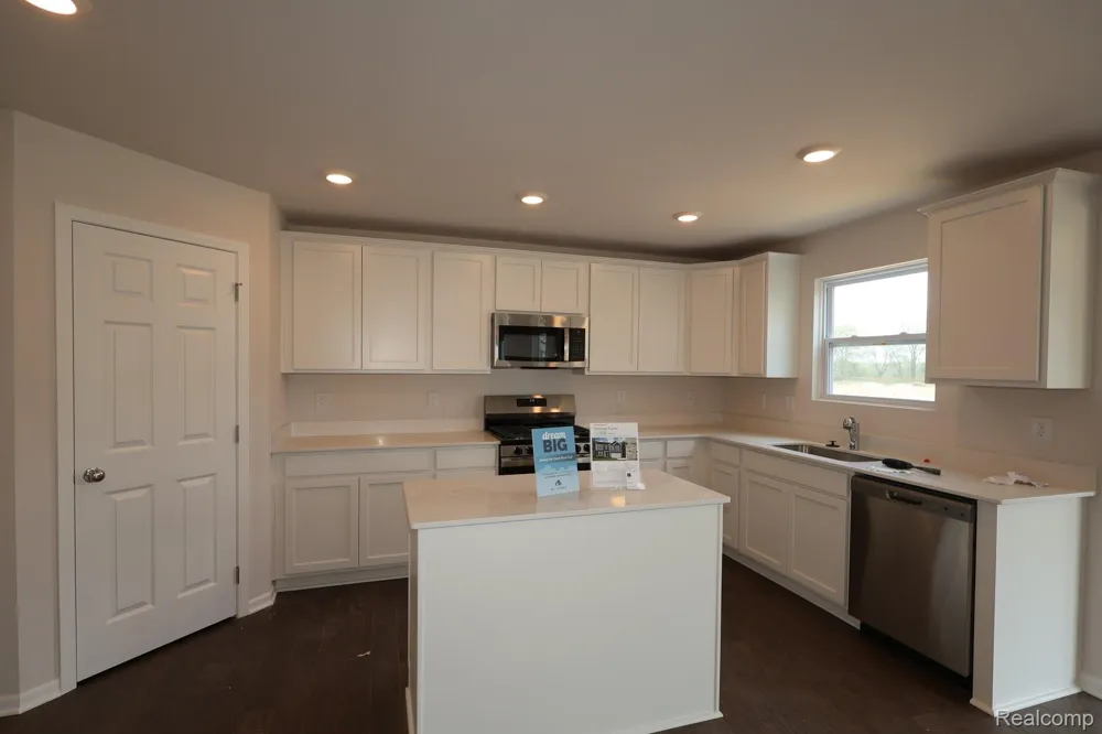 713 Whisperwood Way Chelsea City, MI 48118