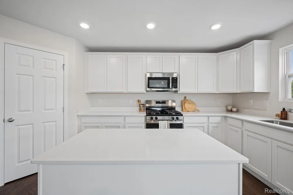 713 Whisperwood Way Chelsea City, MI 48118