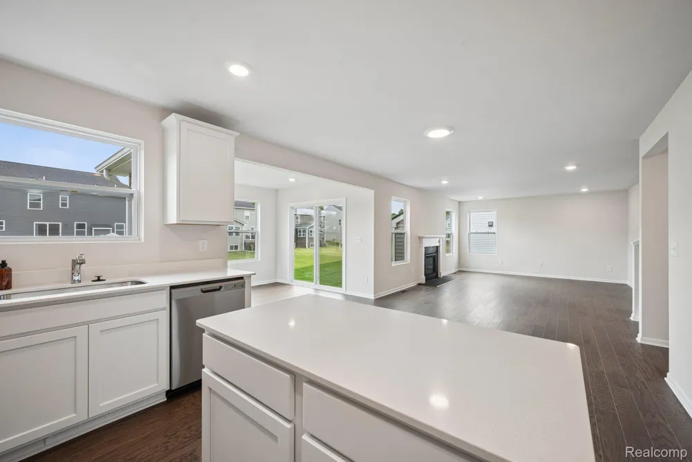 713 Whisperwood Way Chelsea City, MI 48118