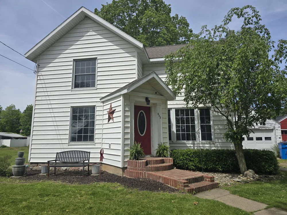 642 Maple Street Colon Village, MI 49040
