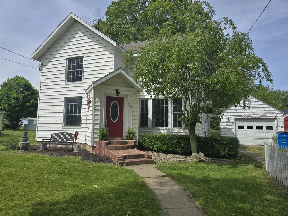642 Maple Street Colon Village, MI 49040