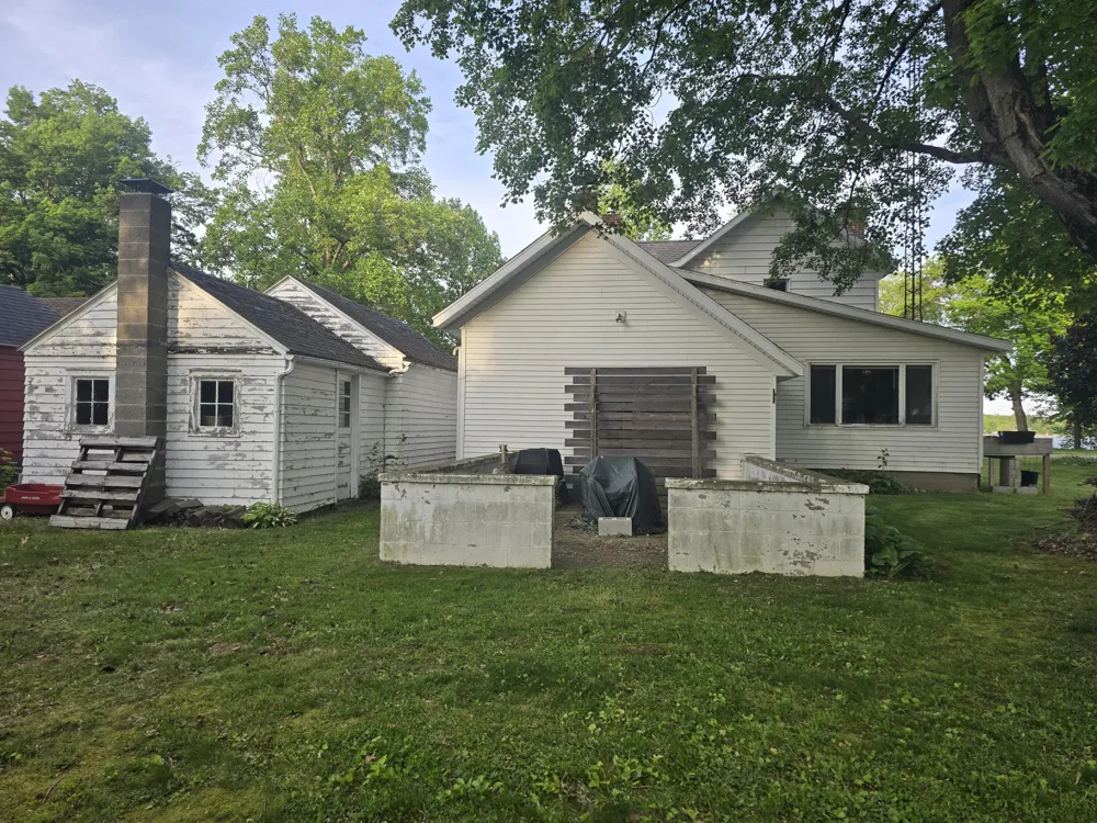 642 Maple Street Colon Village, MI 49040