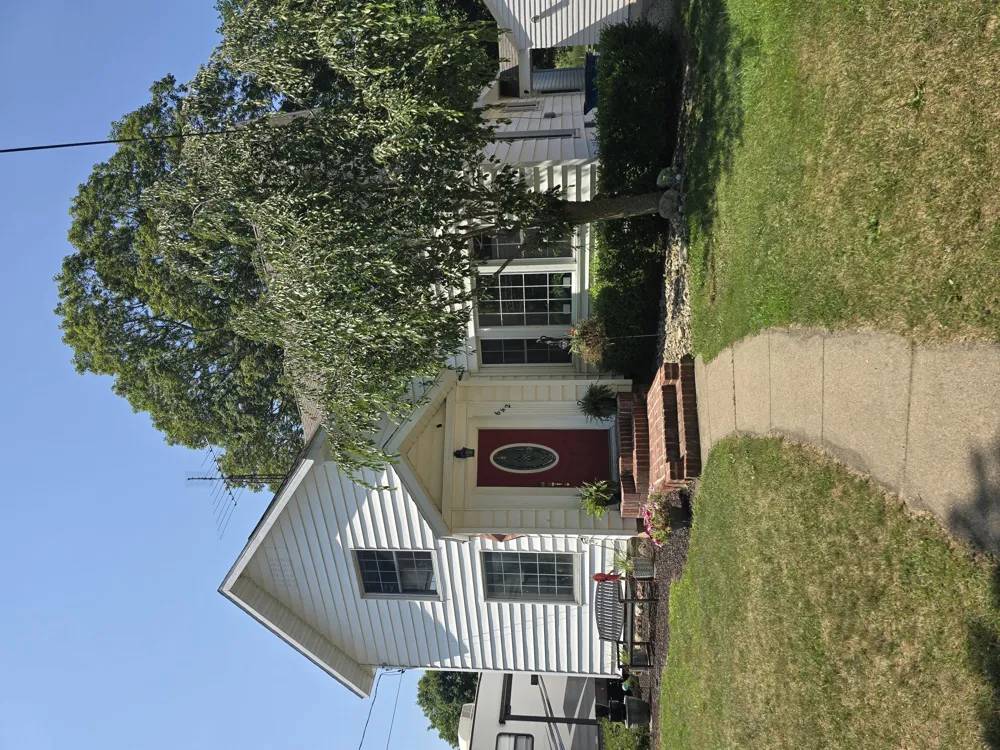 642 Maple Street Colon Village, MI 49040