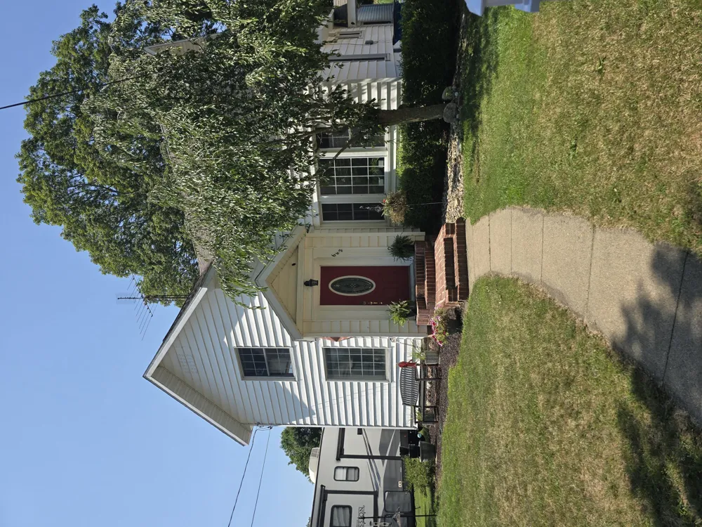 642 Maple Street Colon Village, MI 49040