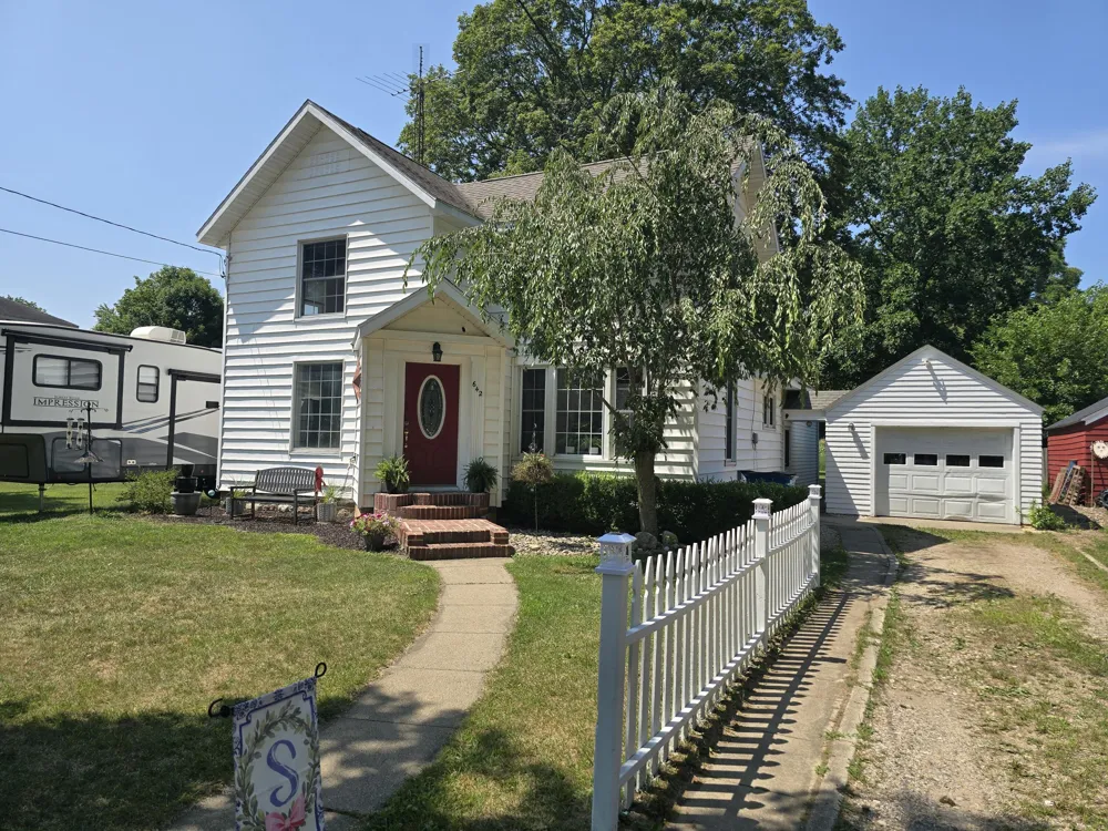 642 Maple Street Colon Village, MI 49040