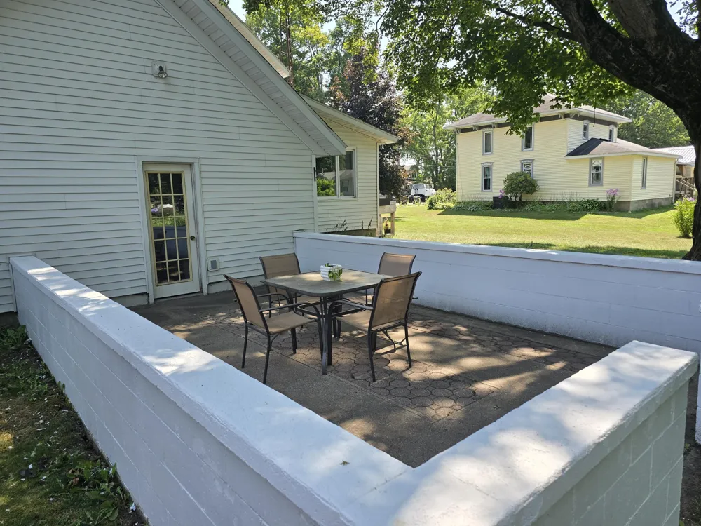 642 Maple Street Colon Village, MI 49040