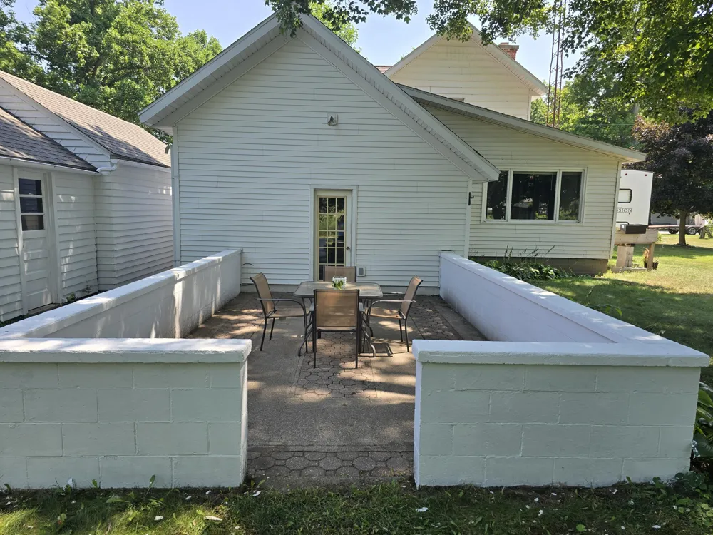 642 Maple Street Colon Village, MI 49040