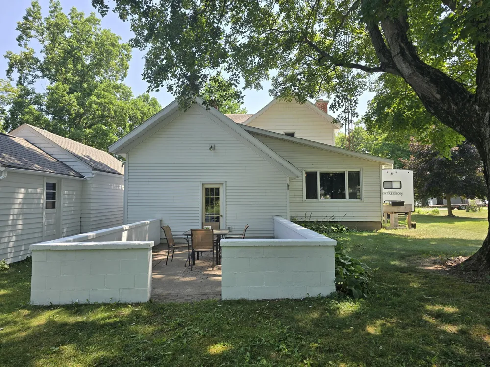 642 Maple Street Colon Village, MI 49040