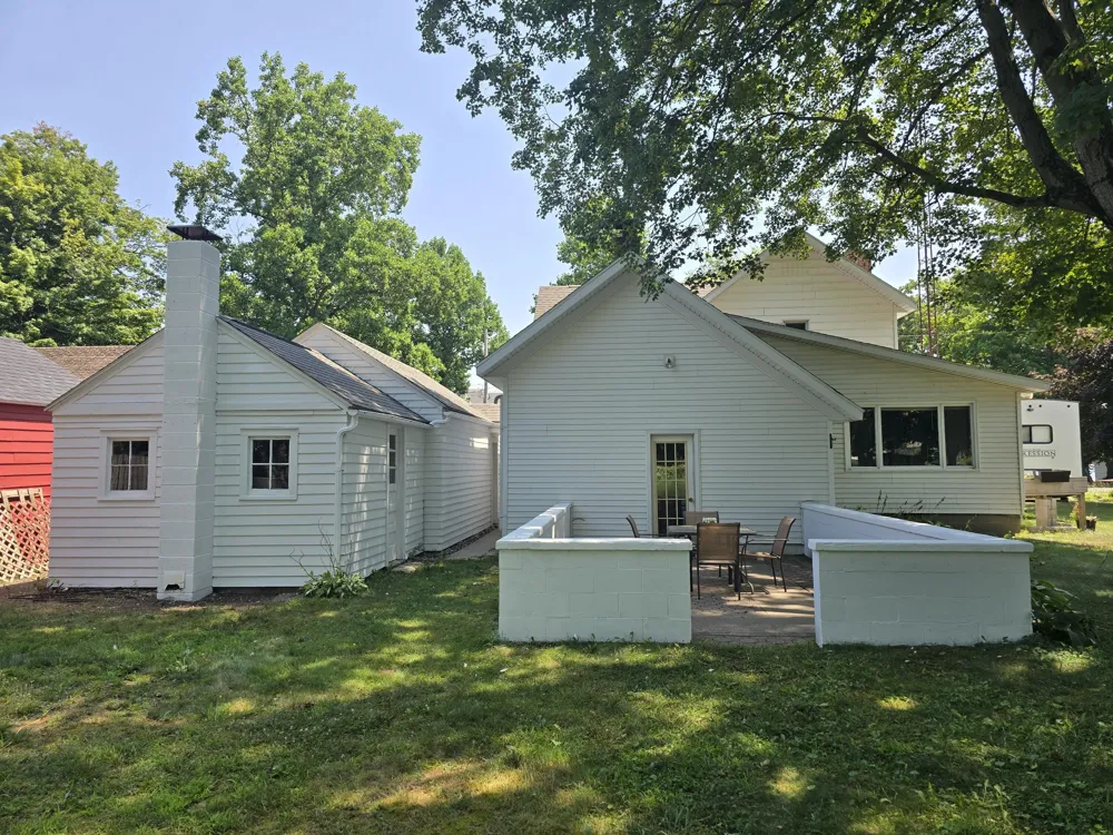 642 Maple Street Colon Village, MI 49040
