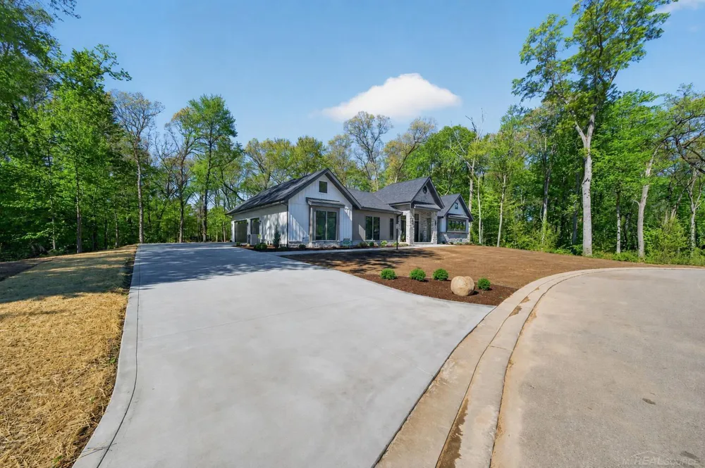 71234 Rolling Ridge Court Milton Township, MI 49120