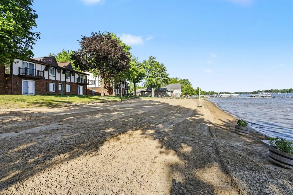 5410 Country Aire Drive #14 Coloma Charter Township, MI 49038