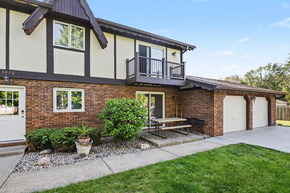5410 Country Aire Drive #14 Coloma Charter Township, MI 49038
