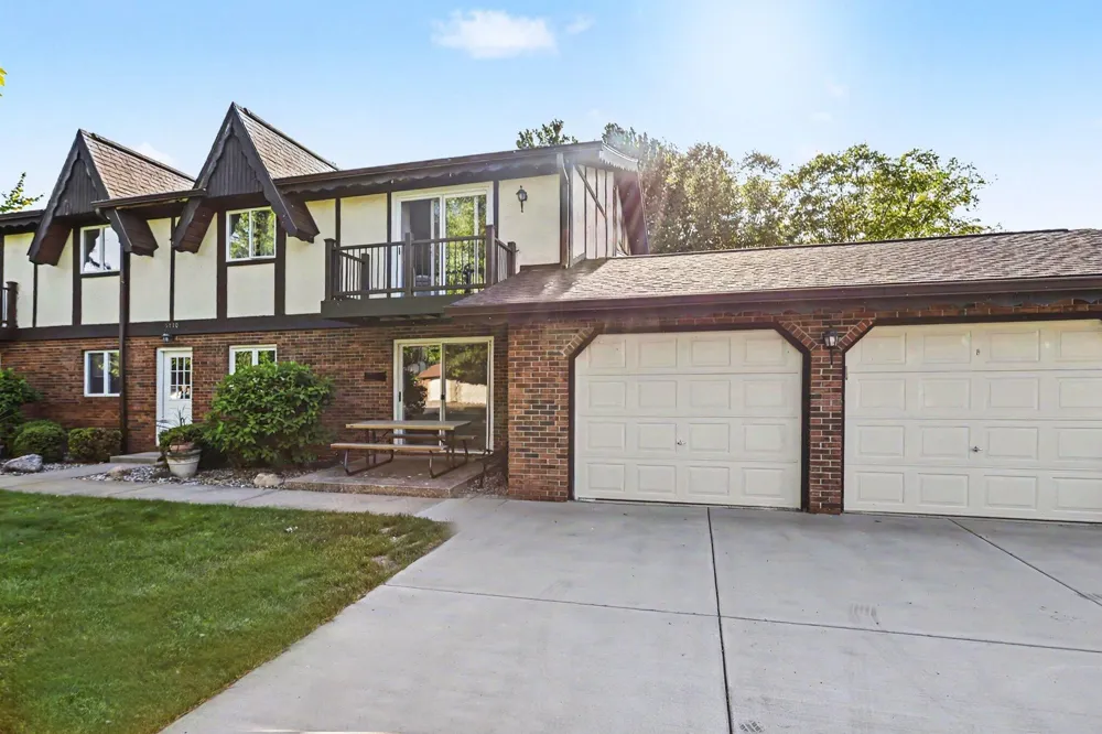 5410 Country Aire Drive #14 Coloma Charter Township, MI 49038