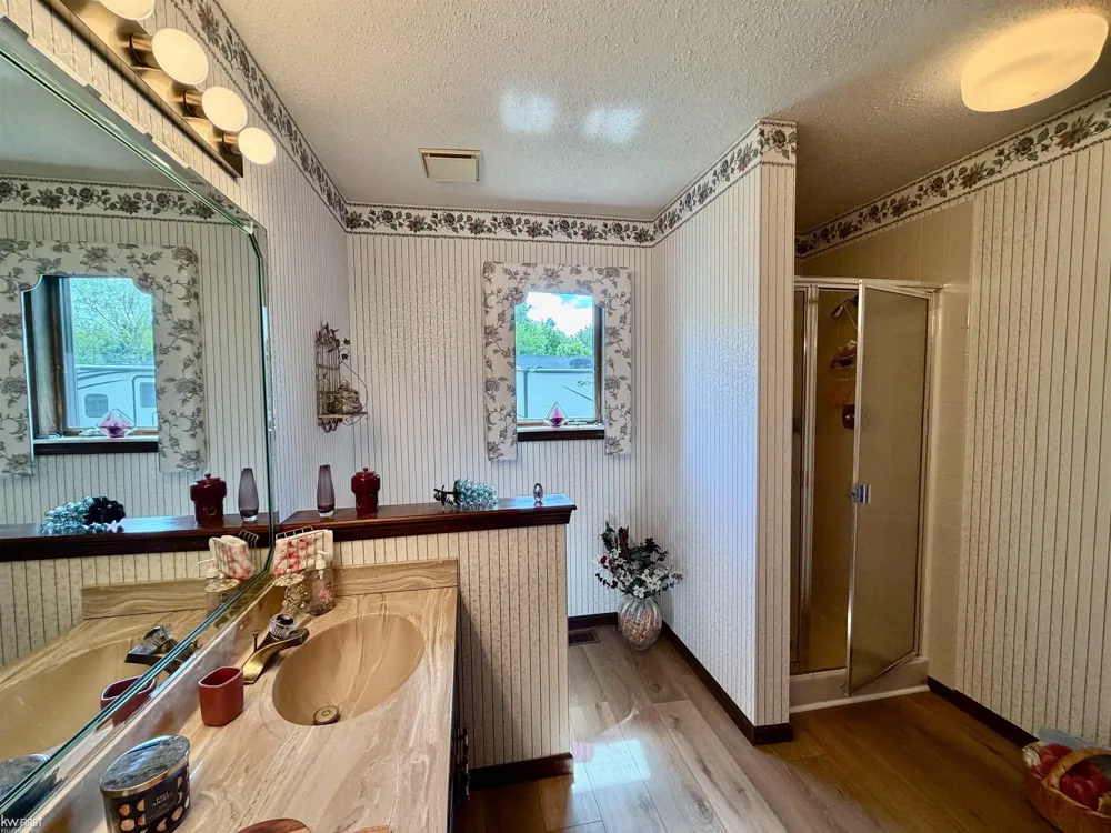 7432 River Road Flushing Charter Township, MI 48433