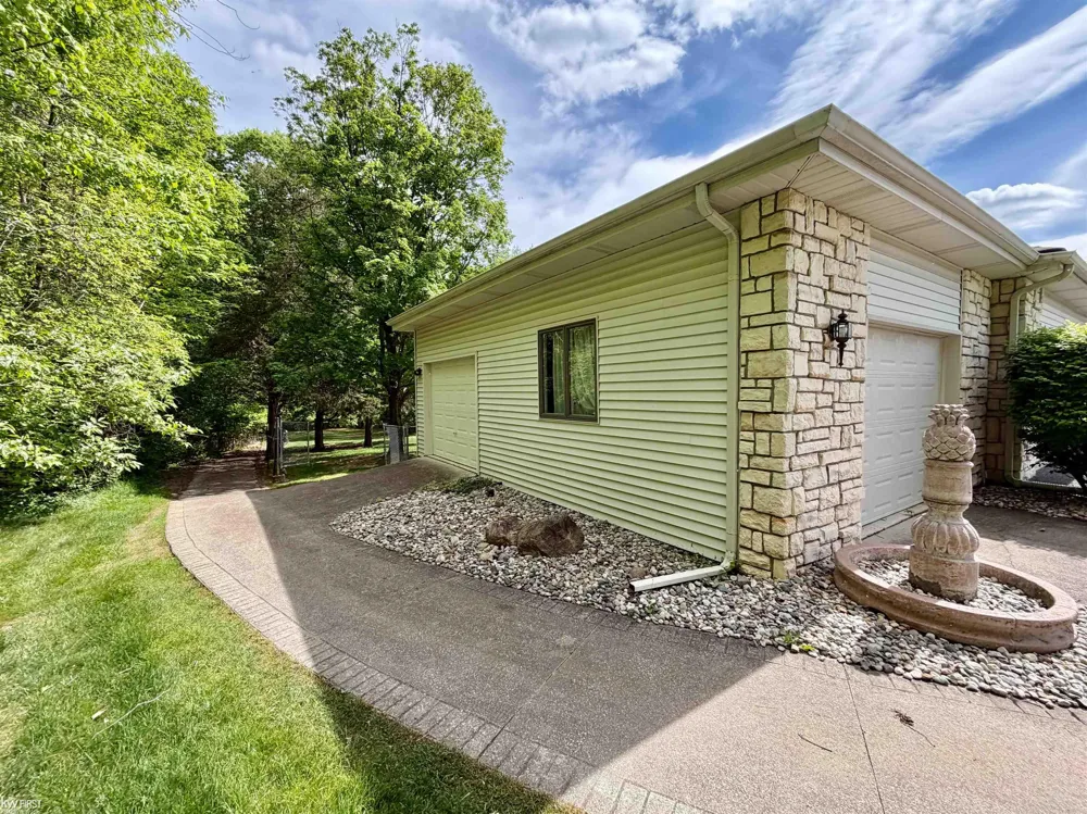 7432 River Road Flushing Charter Township, MI 48433