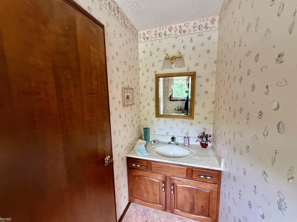 7432 River Road Flushing Charter Township, MI 48433