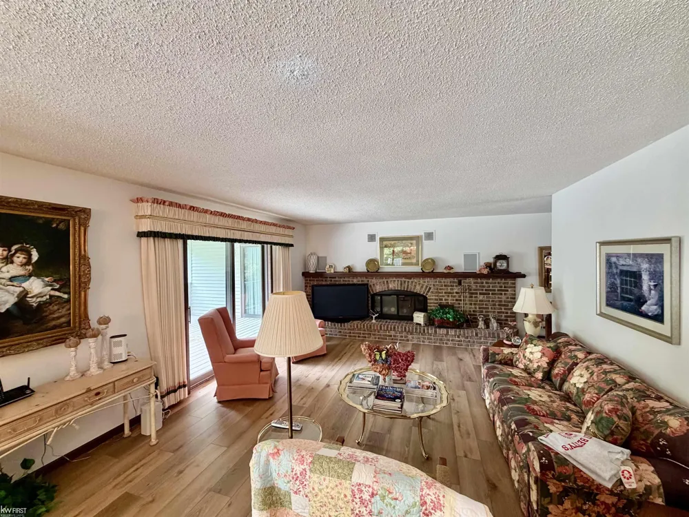 7432 River Road Flushing Charter Township, MI 48433