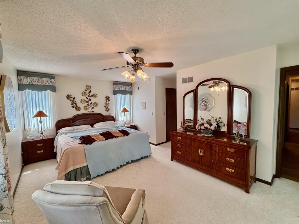 7432 River Road Flushing Charter Township, MI 48433