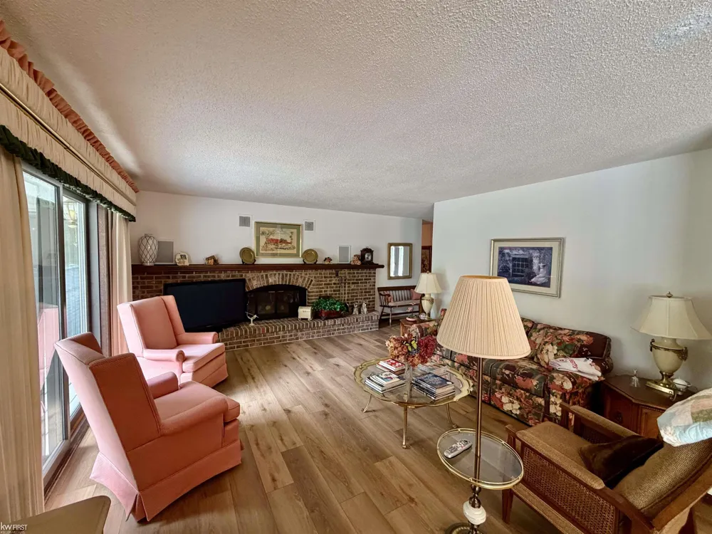 7432 River Road Flushing Charter Township, MI 48433