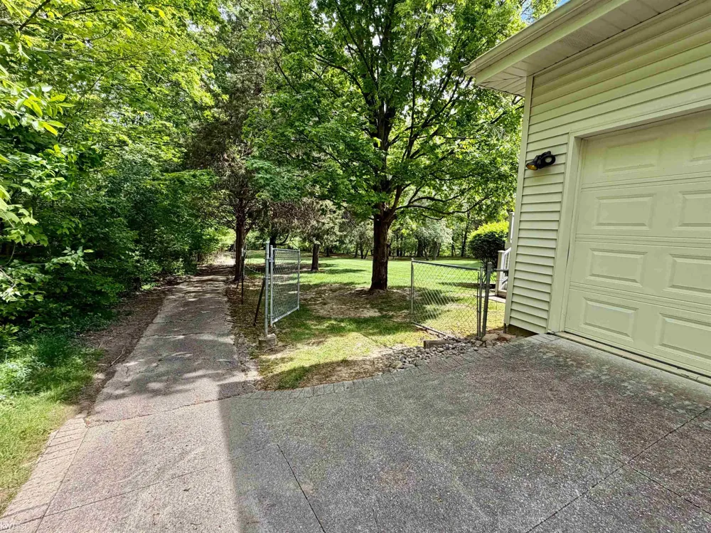 7432 River Road Flushing Charter Township, MI 48433