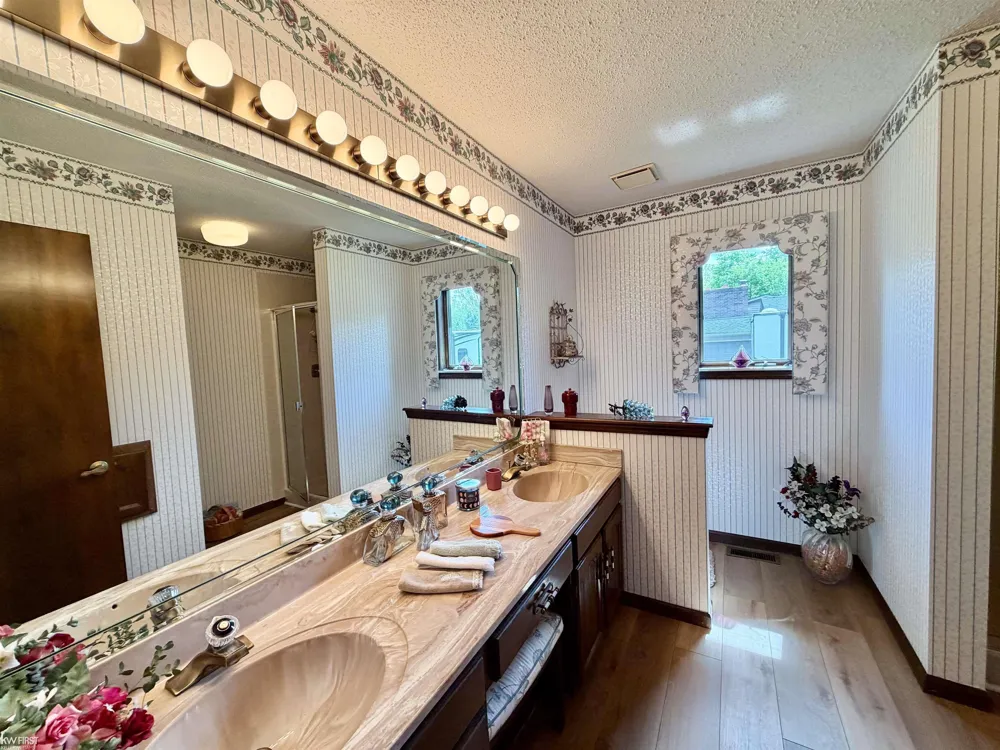 7432 River Road Flushing Charter Township, MI 48433
