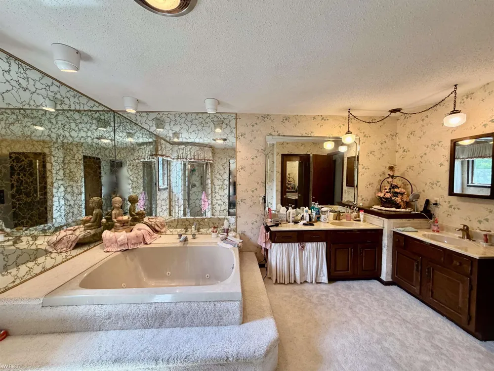 7432 River Road Flushing Charter Township, MI 48433
