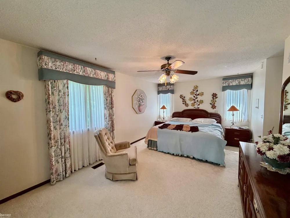 7432 River Road Flushing Charter Township, MI 48433