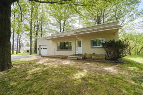 16263 Cadillac Highway
