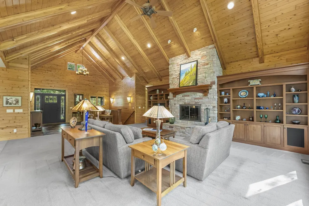 9697 Herkelrath Road Onekama Township, MI 49675