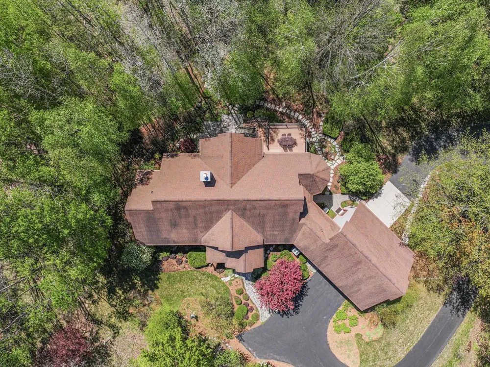 9697 Herkelrath Road Onekama Township, MI 49675