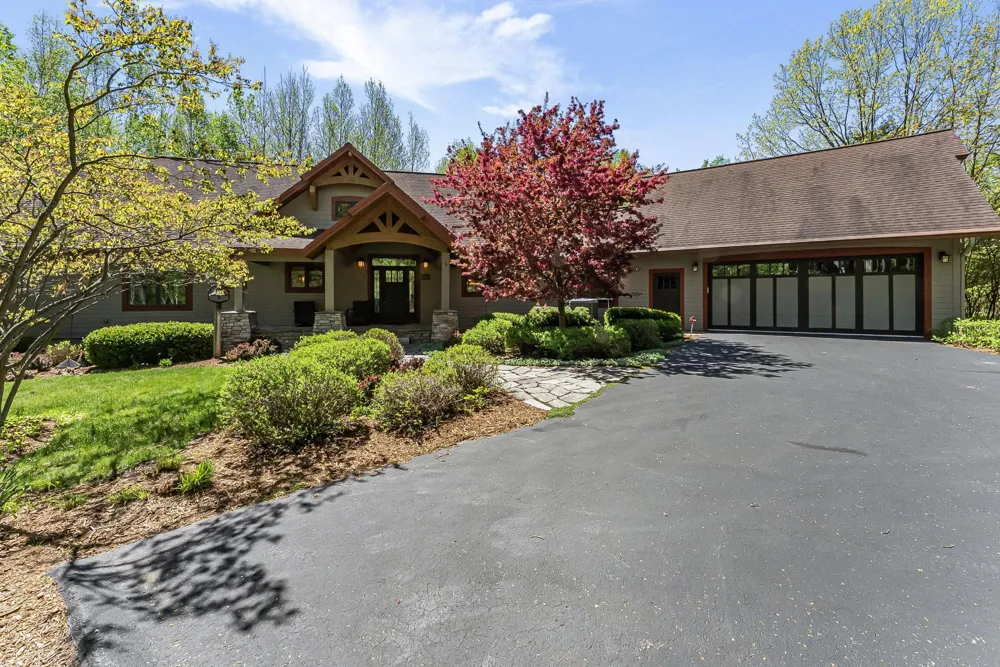 9697 Herkelrath Road Onekama Township, MI 49675