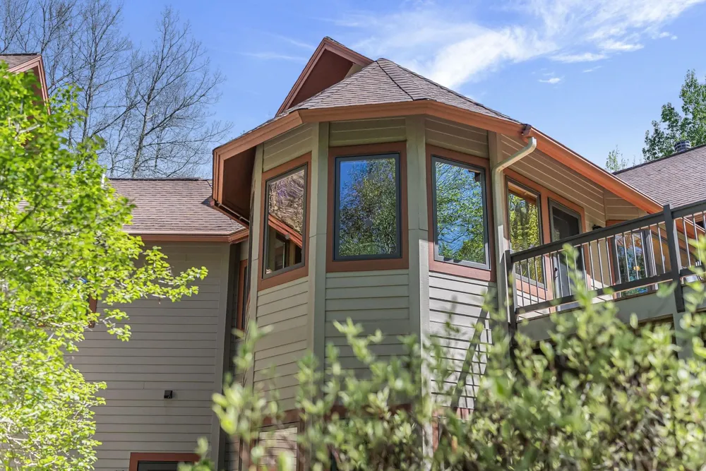 9697 Herkelrath Road Onekama Township, MI 49675