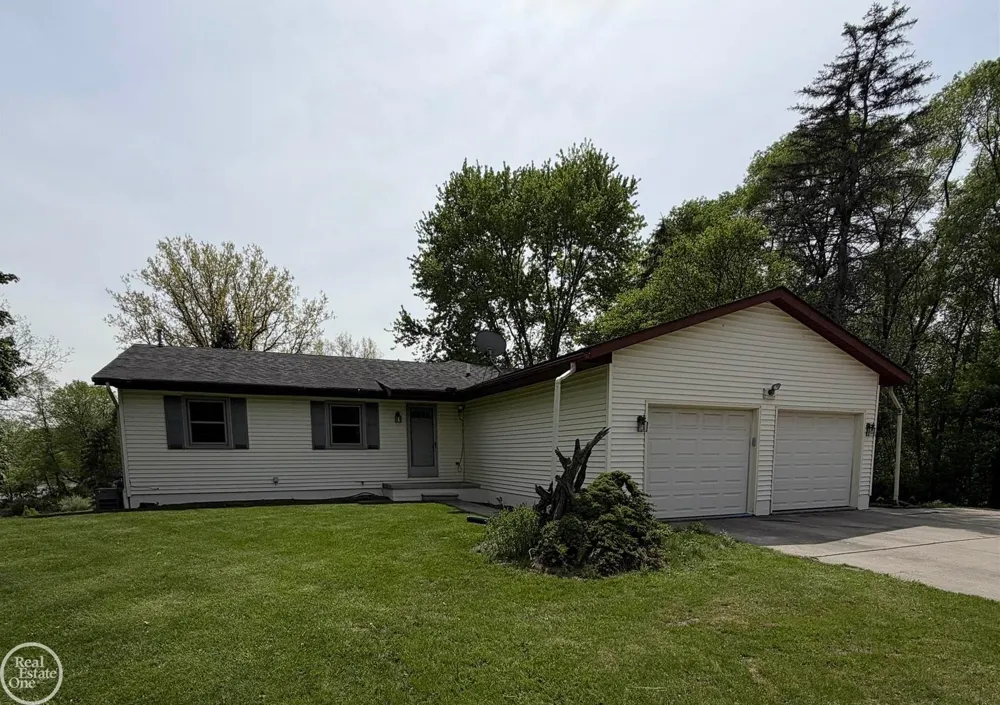 4063 River Road Fort Gratiot Charter Township, MI 48059