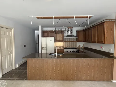 4063 River Road