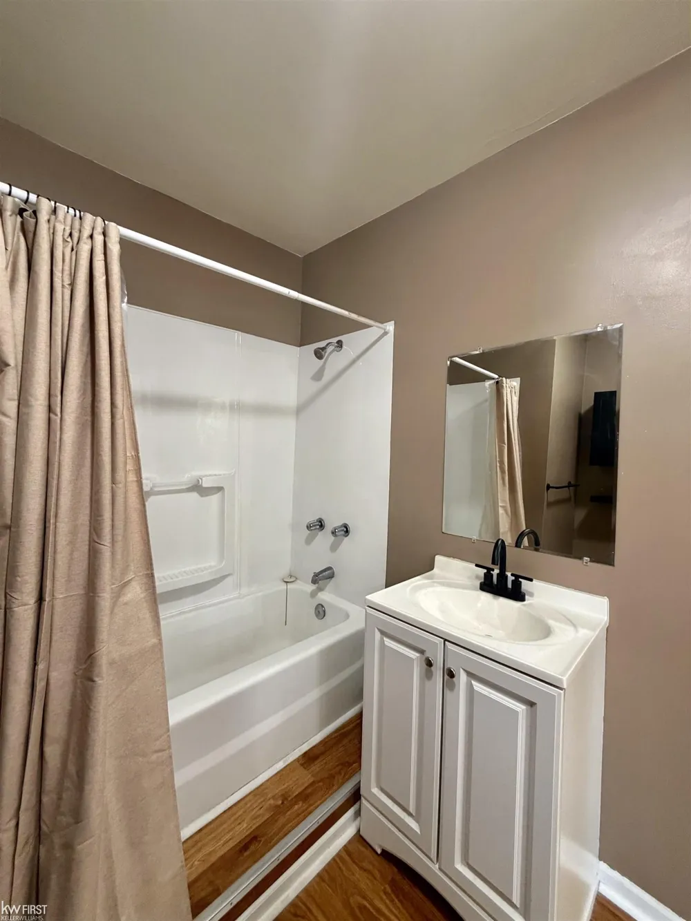 1217 Rawlins Street Port Huron City, MI 48060