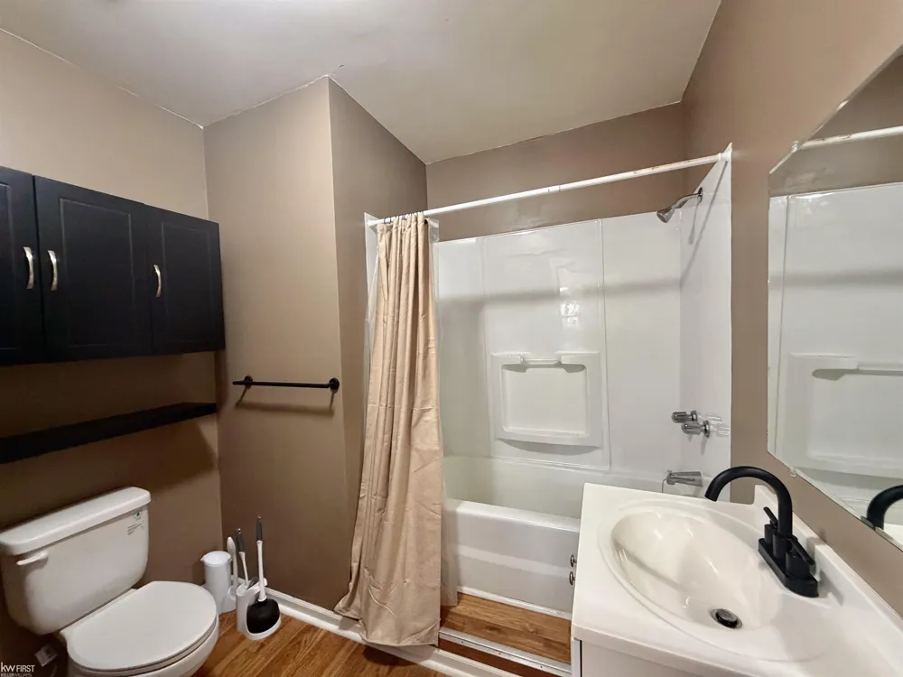 1217 Rawlins Street Port Huron City, MI 48060