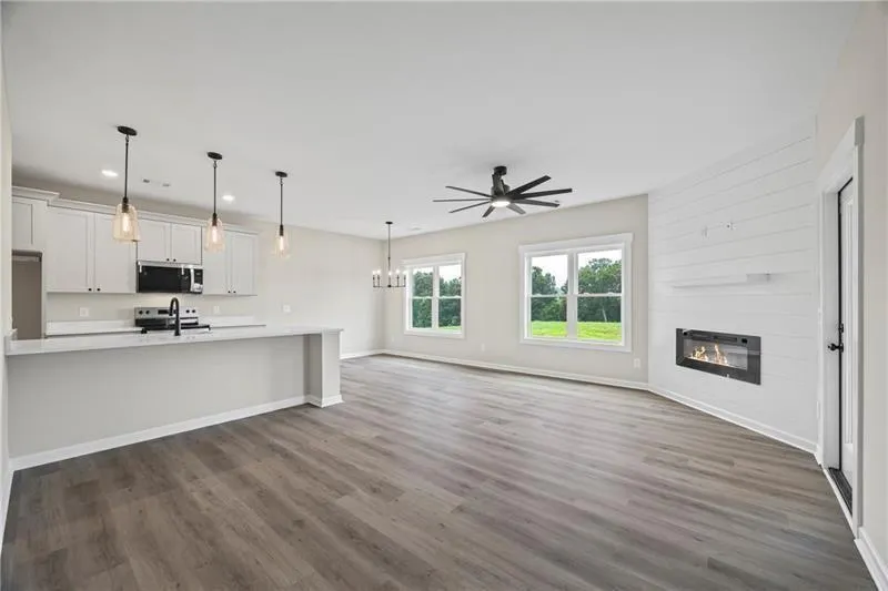 693 Racetrack Road Toccoa, GA 30577