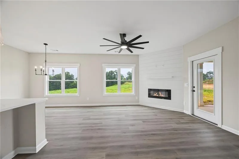 693 Racetrack Road Toccoa, GA 30577