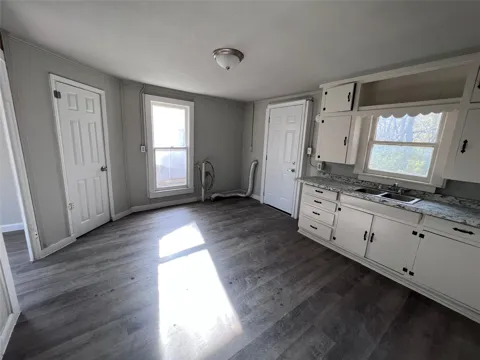 504 Lamar Street