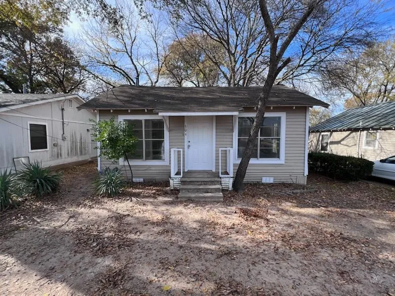 504 Lamar Street Sulphur Springs, TX 75482