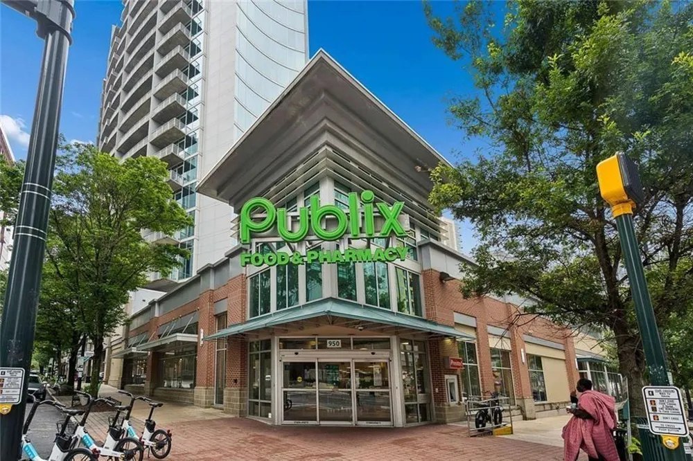 44 Peachtree Place NW #2027 Atlanta, GA 30309