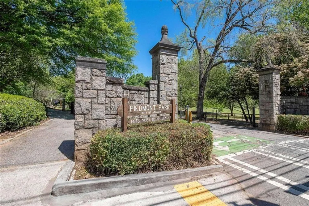 44 Peachtree Place NW #2027 Atlanta, GA 30309