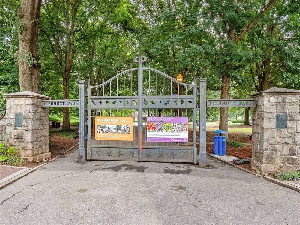 44 Peachtree Place NW #2027 Atlanta, GA 30309