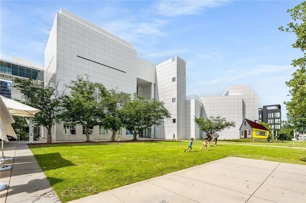 44 Peachtree Place NW #2027 Atlanta, GA 30309