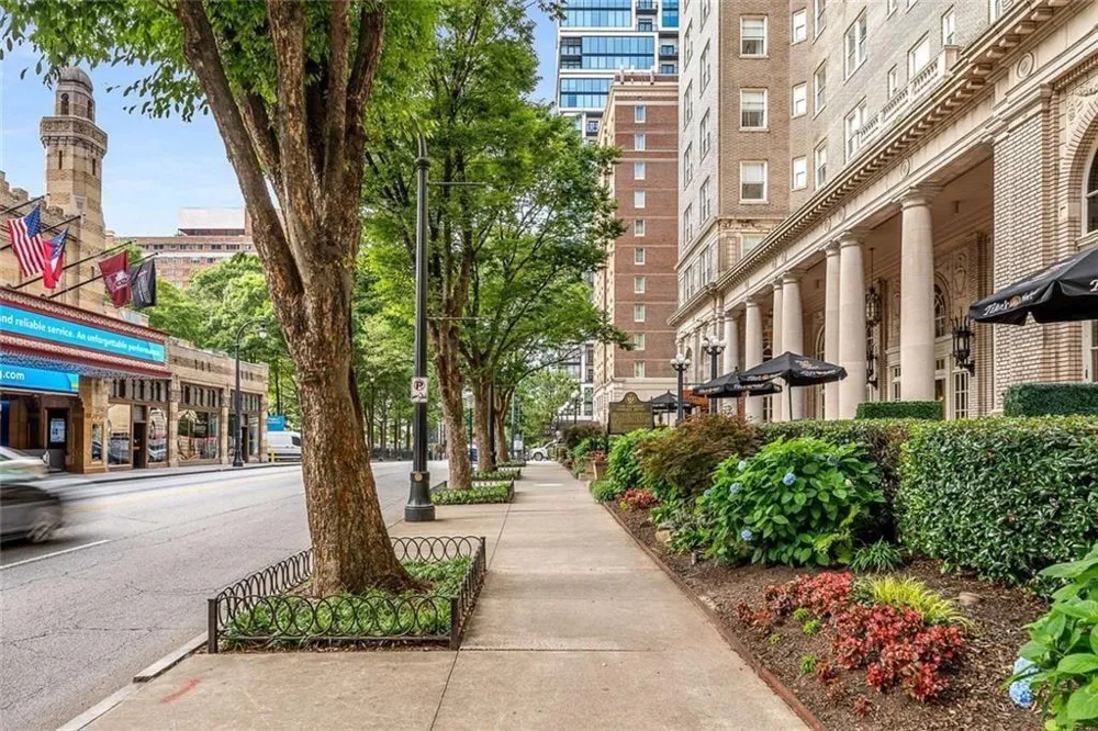 44 Peachtree Place NW #2027 Atlanta, GA 30309
