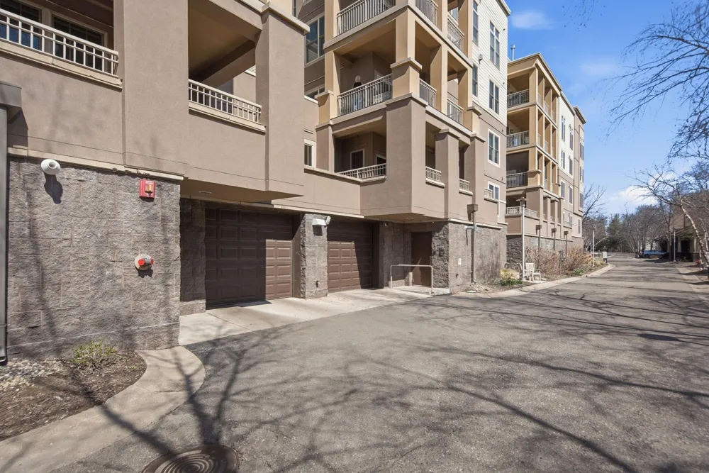2201 Village Lane #A204 Bloomington, MN 55431