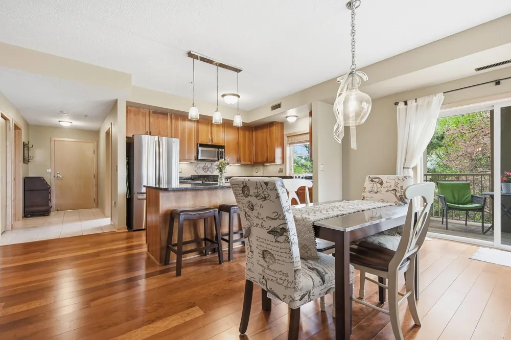 2201 Village Lane #A204 Bloomington, MN 55431